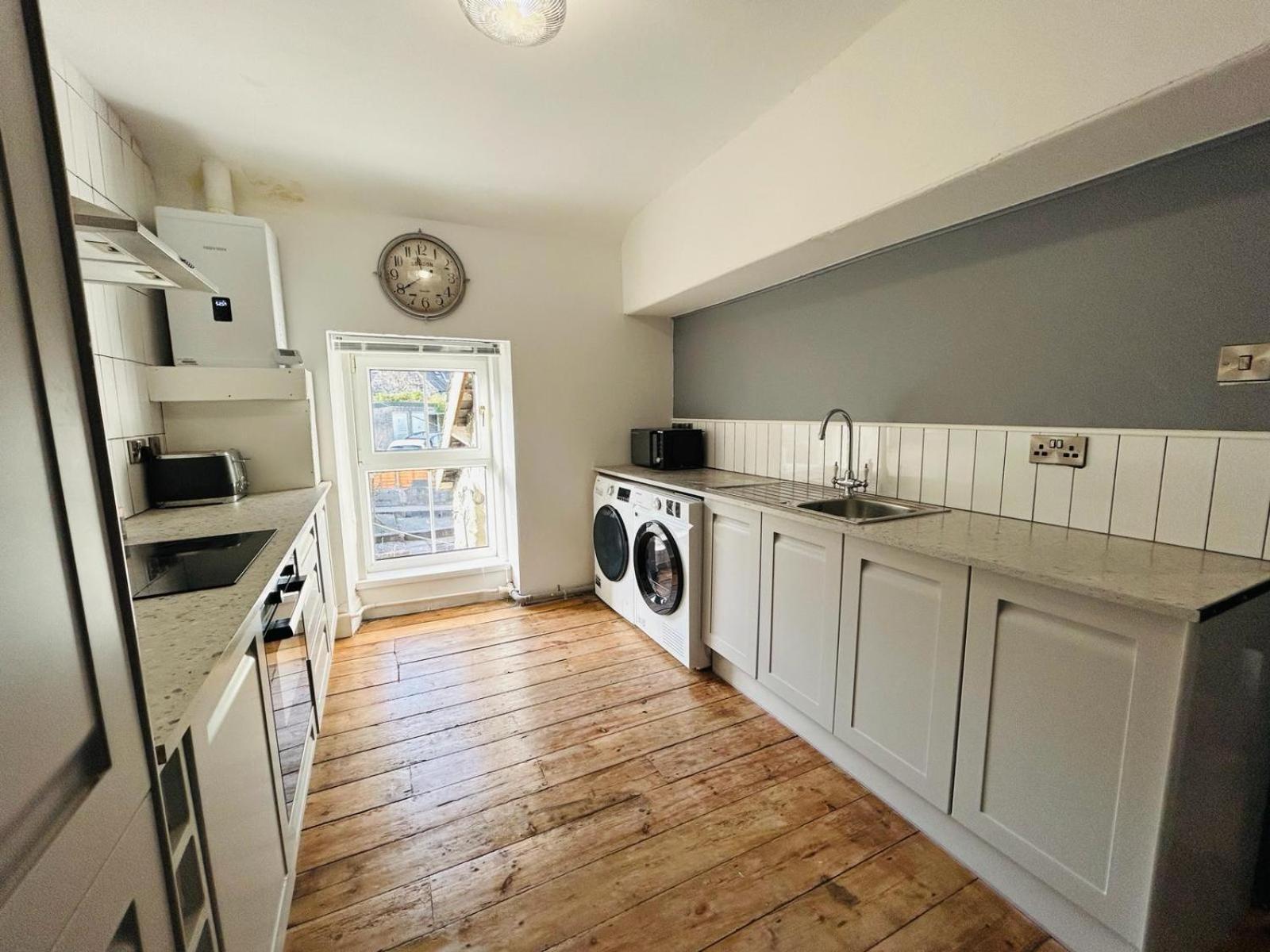 Dolgellau Grand Heights Apt Bagian luar foto