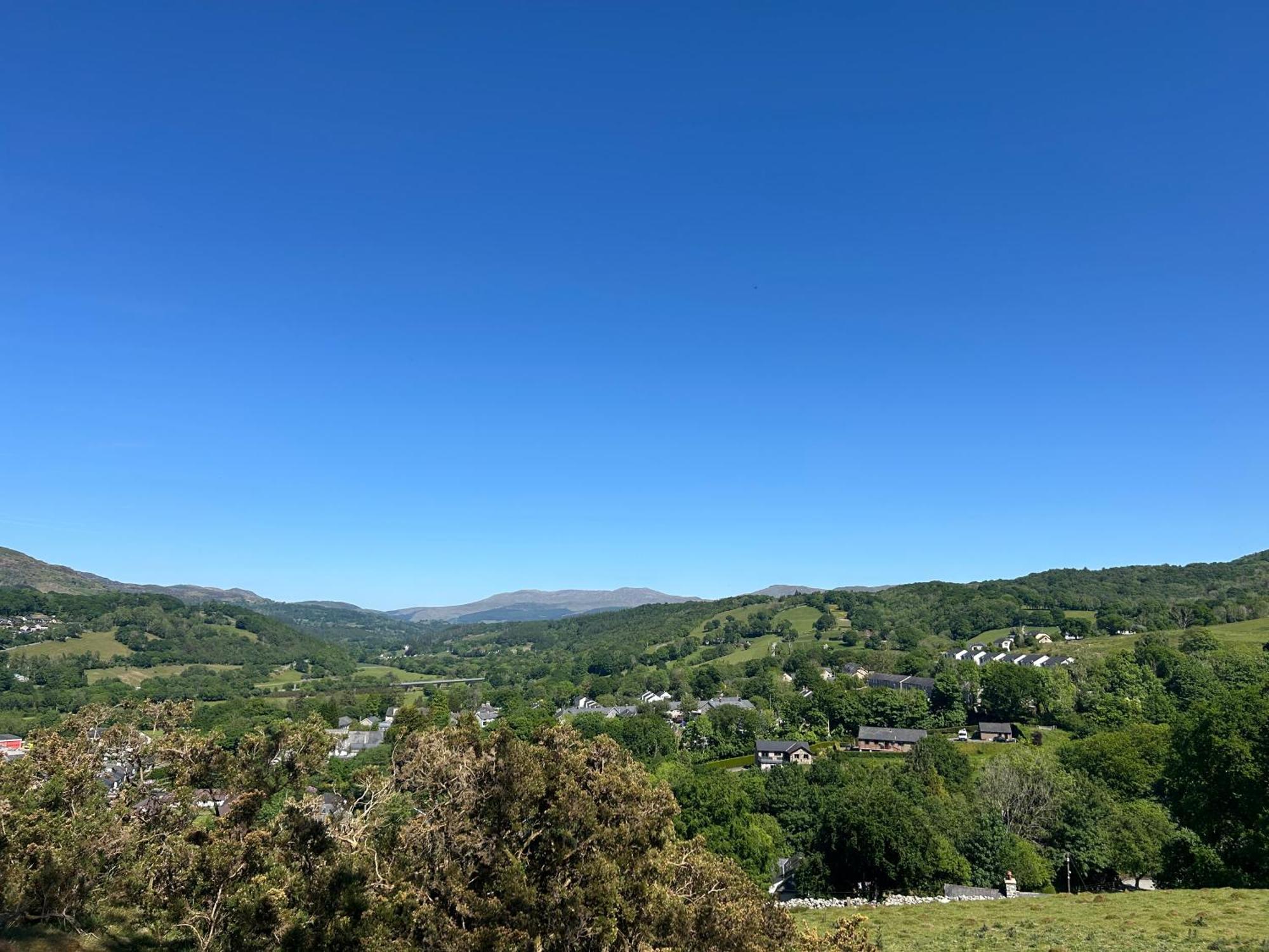 Dolgellau Grand Heights Apt Bagian luar foto